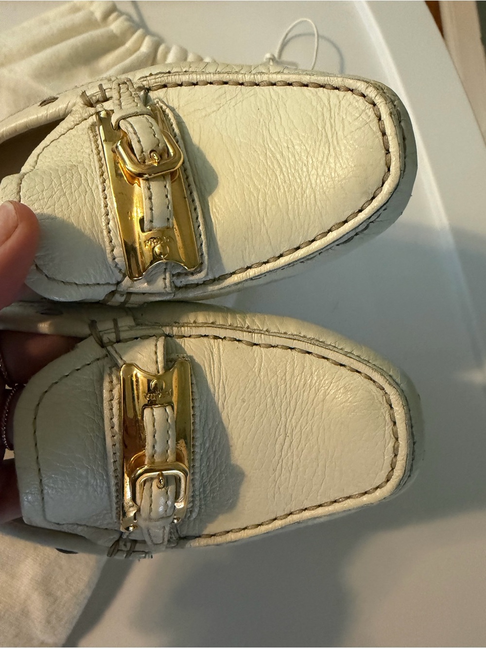 Vintage PRADA Cream Pebbled Leather Loafers with Gold Hardware, Size 39 (8.5) - Picture 3 of 11